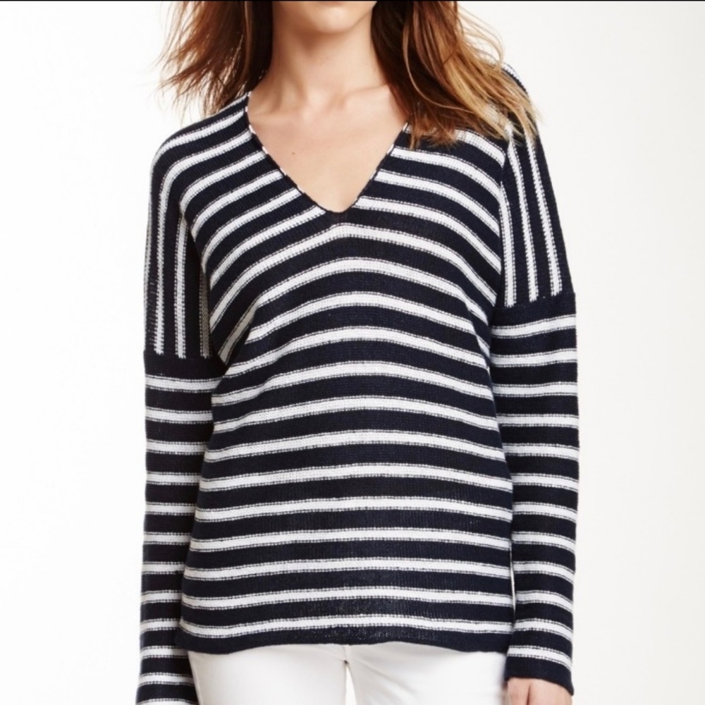 😺 Vince Navy and White Striped Linen Sweater Oversized